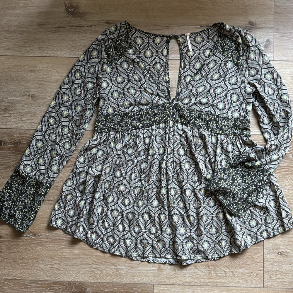 Free People Rolling Hills Bohemian Bell Sleeve Blouse Size Small - Picture 9 of 11